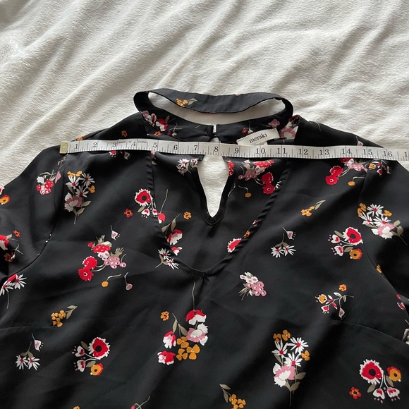 Meraki floral v neck woman’s blouse with choker. 3/4 length bell sleeves size L - Picture 8 of 11